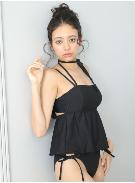 【大人気】可愛く体型カバーできちゃう♡パフスリーブワンピ見え水着♡