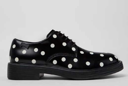 南スペインをイメージしたシューズ