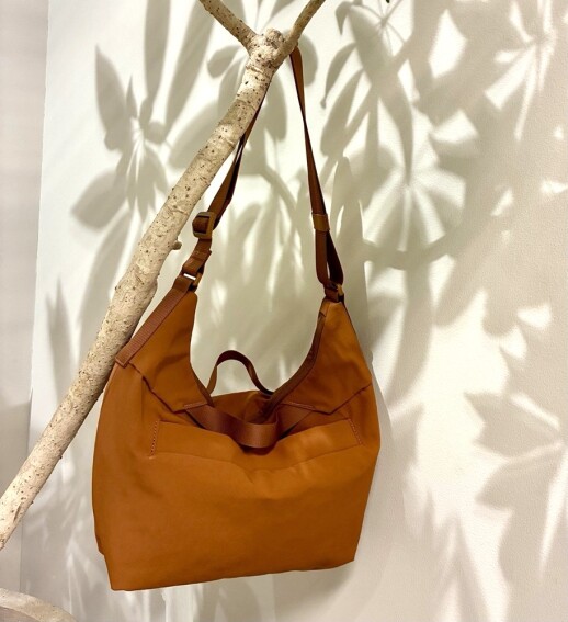 ユニセックスバッグ