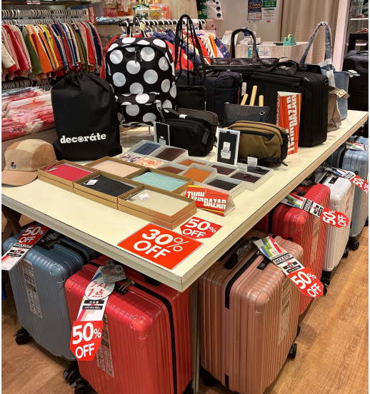 ☆子供服、レディース、カバンセール☆30%〜70%off