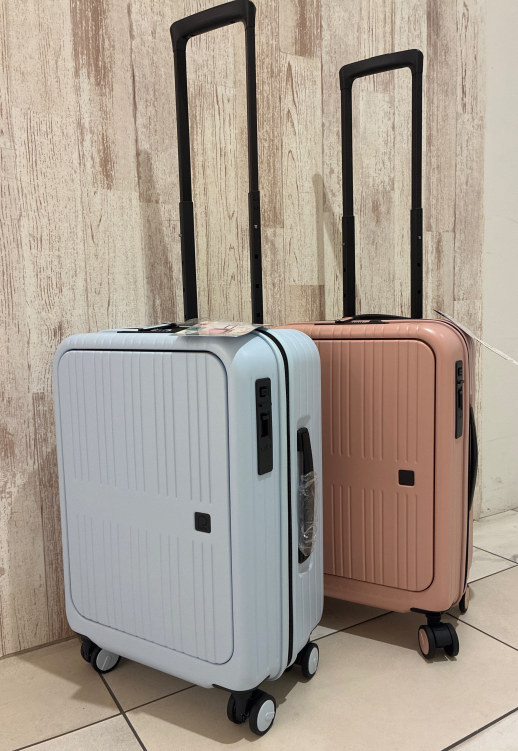 40%off特価¥19,800税込❤︎37L/3.4kgフロントオープンキャリーケース,スーツケース