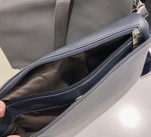 シンプルな本革2wayショルダー