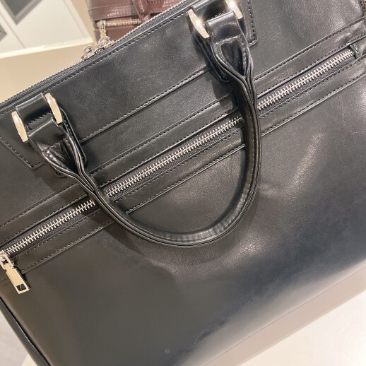 新入荷!スプリットレザー使用、ブリーフケース
