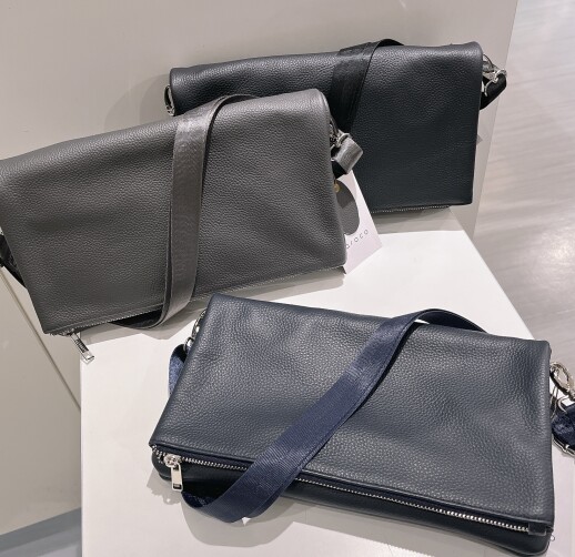 シンプルな本革2wayショルダー