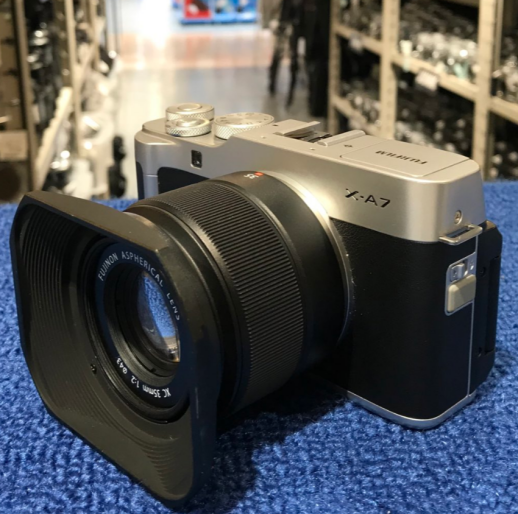 女性に人気のFUJIFILMのミラーレス一眼