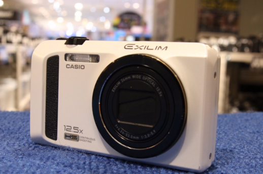 【入荷情報】 CASIO EX-ZR100