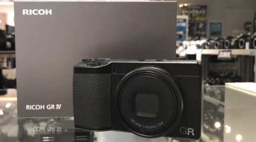 スナップカメラの最高峰[GR IV]