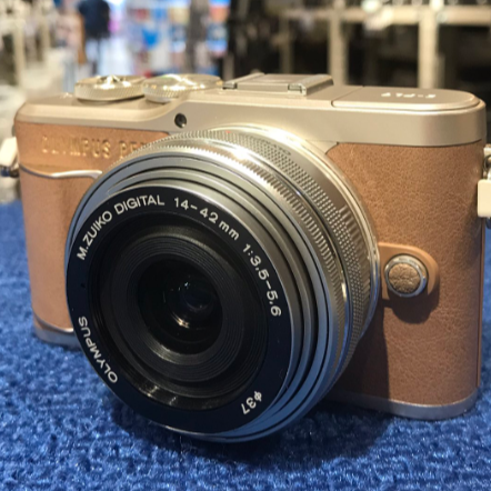 【入荷情報】 OLYMPUS PEN E-PL9 14-42mm