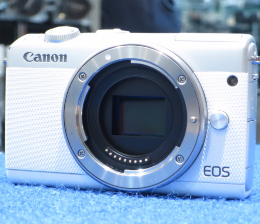 🍒入荷情報🍒 Canon EOS M100